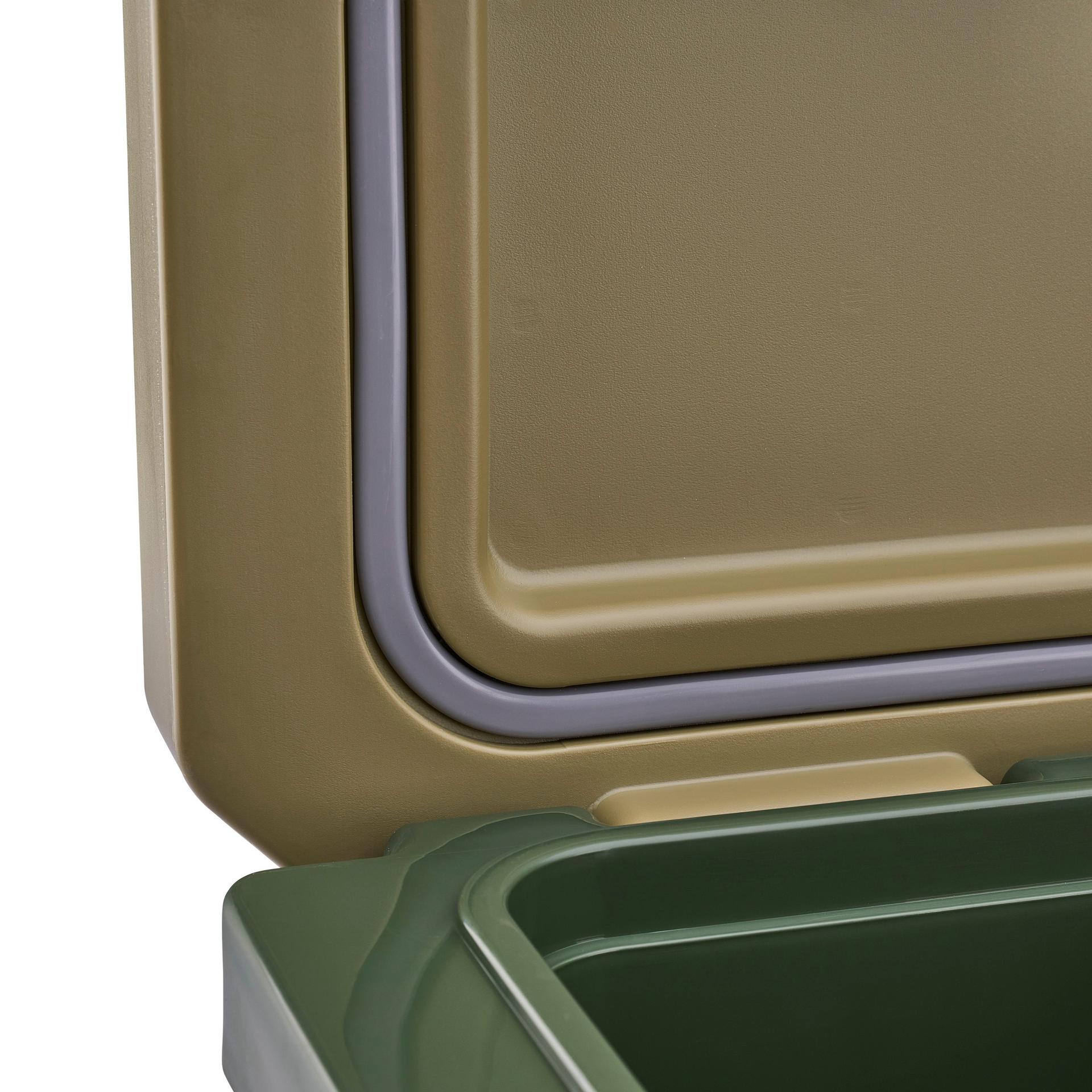 Frost™ Cooler 14 Quart (13 L) 16 Frost™ Cooler 14 Quart (13 L)