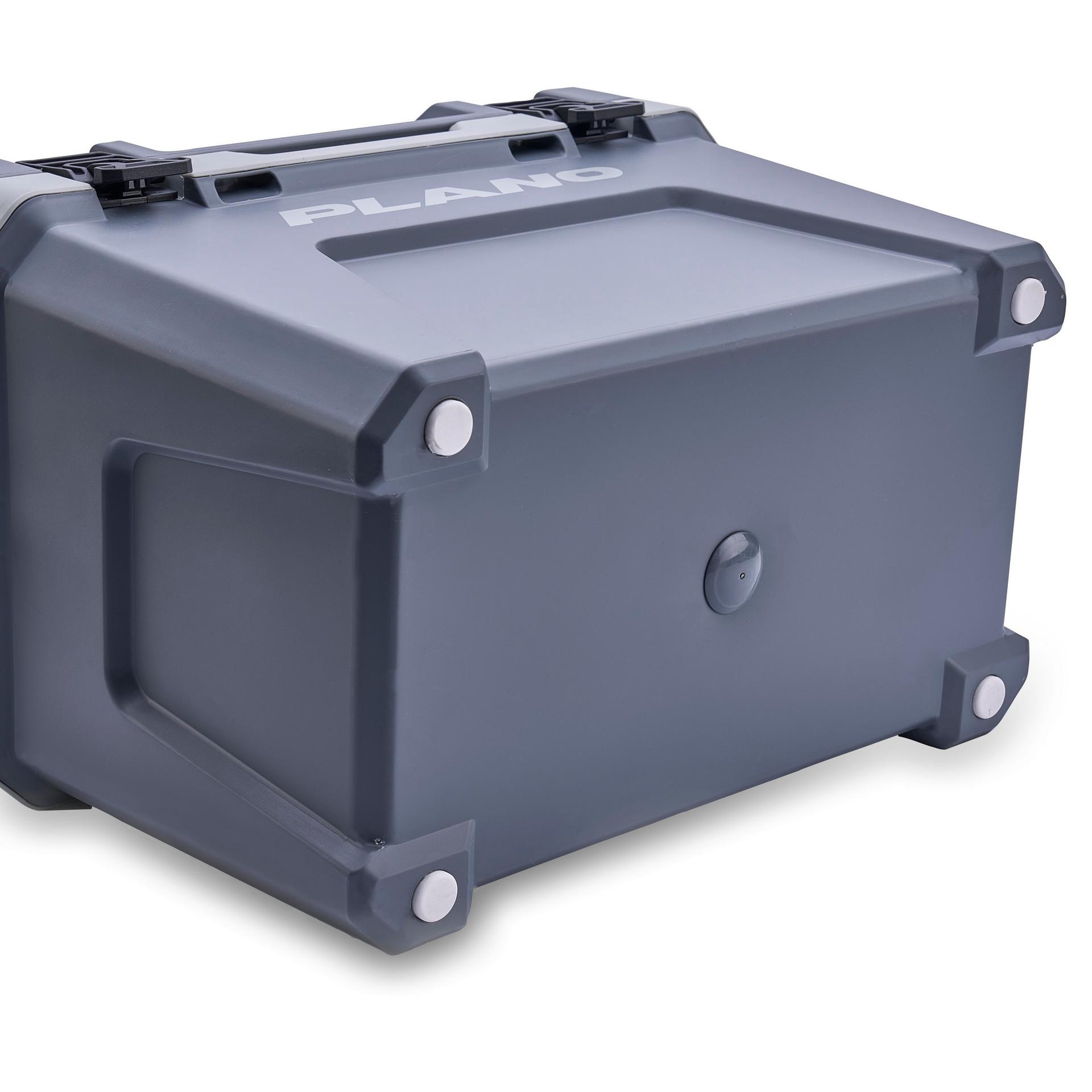 Frost™ Cooler 14 Quart (13 L) 25 Frost™ Cooler 14 Quart (13 L)