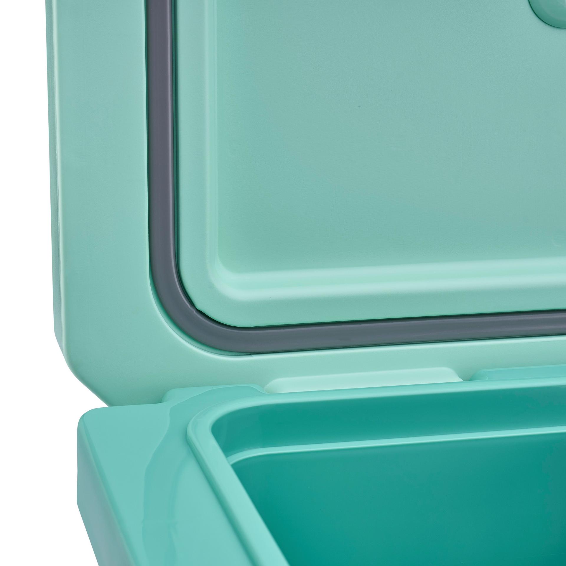 Frost™ Cooler 14 Quart (13 L) 36 Frost™ Cooler 14 Quart (13 L)
