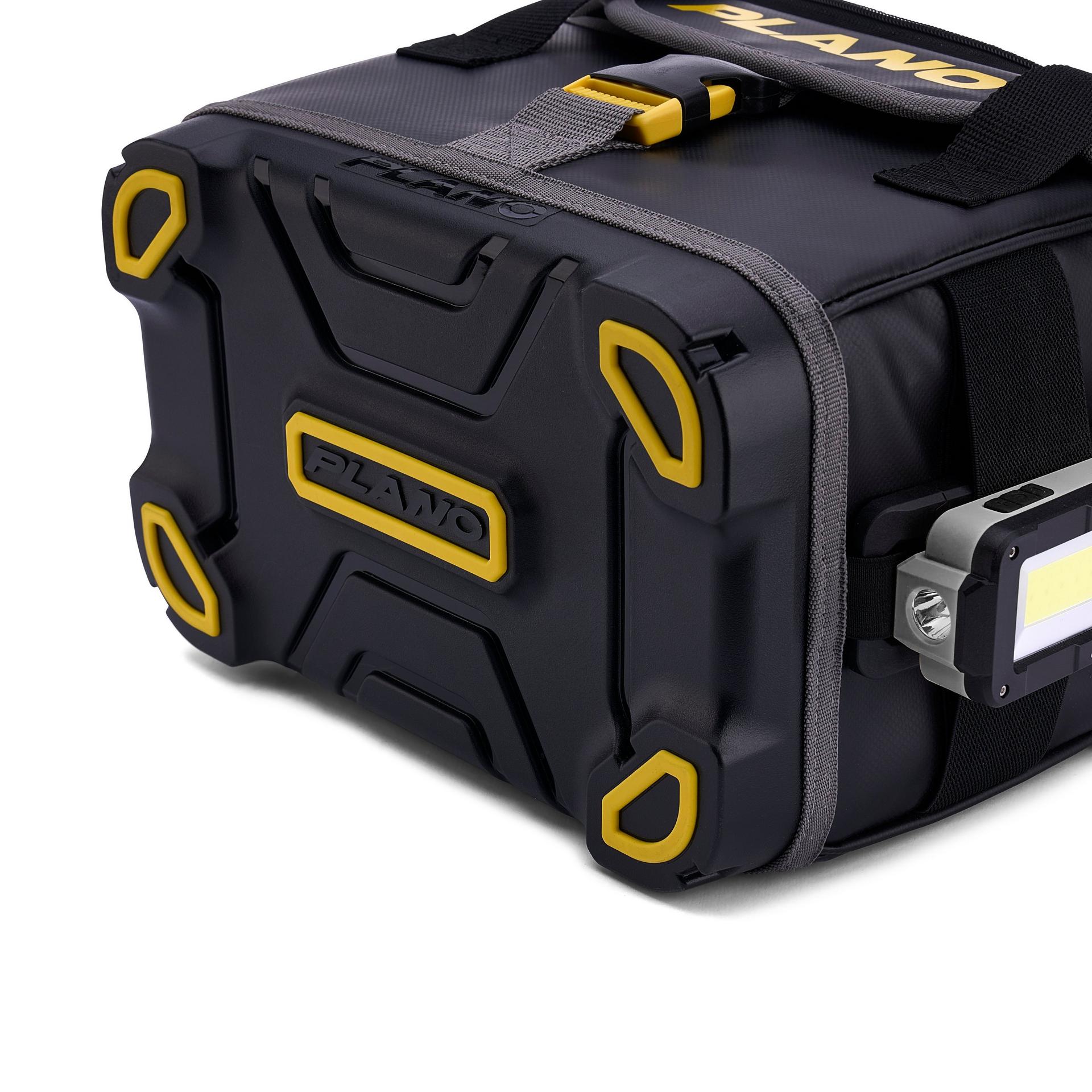 Ice Hunter Tackle Bag 3600™ 7 Ice Hunter Tackle Bag 3600™